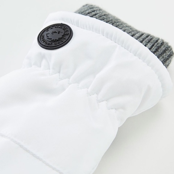 nwot White Anti Slip Performance Touch Screen Gloves - Picture 2 of 3